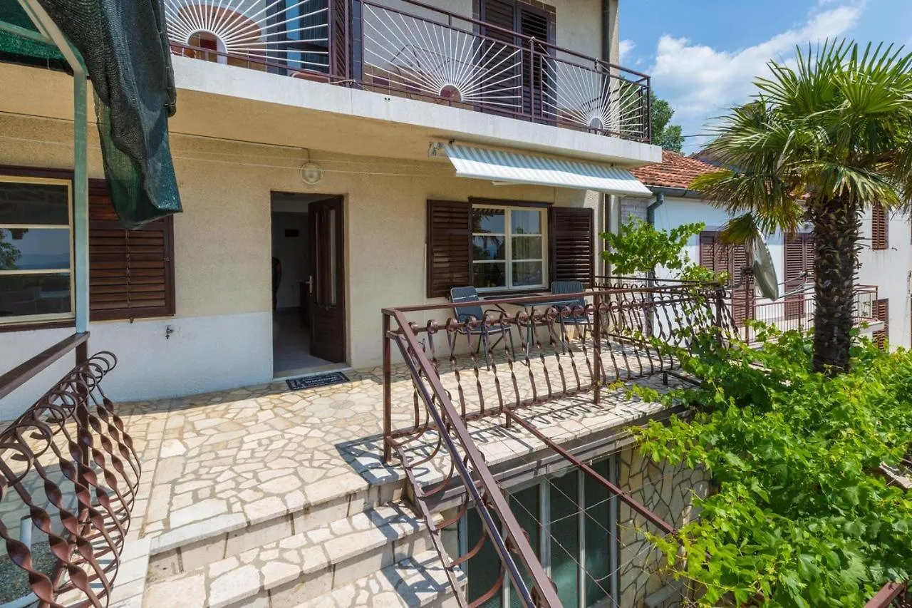 Ane Apartment Dramalj